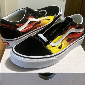 Old Skool Flame By Vans size 7.5Women/6Men